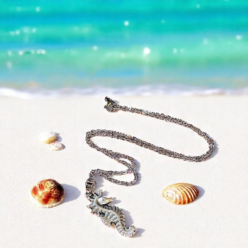 Seahorse Pendant necklace, Silver - 20 inch - - LadybugfeetDesigns -