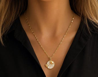 Pearl Shell Heart Sun necklace, Gold- 20 inch