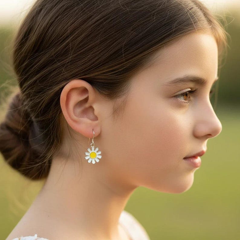 Daisy dangle earrings - - LadybugfeetDesigns -