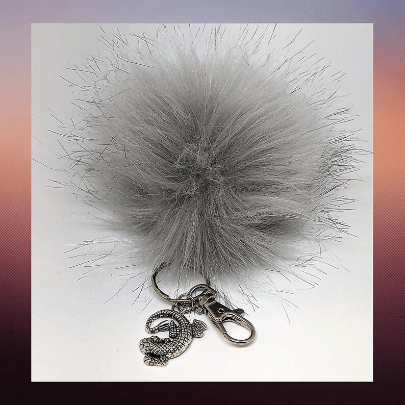 Lizard Keychain/Faux Fur Pom Pom Charm Key Chain-Purse Charm/Journal Charm - - LadybugfeetDesigns -
