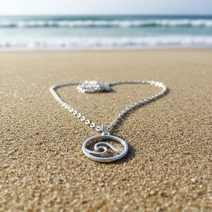 Ocean Wave necklace, 18 inch - Silver - - LadybugfeetDesigns -