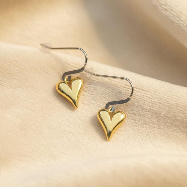 Fancy Heart dangle earrings, Silver - - LadybugfeetDesigns -