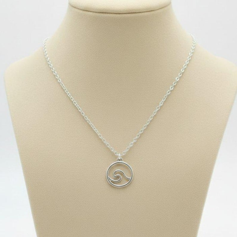 Ocean Wave necklace, 18 inch - Silver - - LadybugfeetDesigns -
