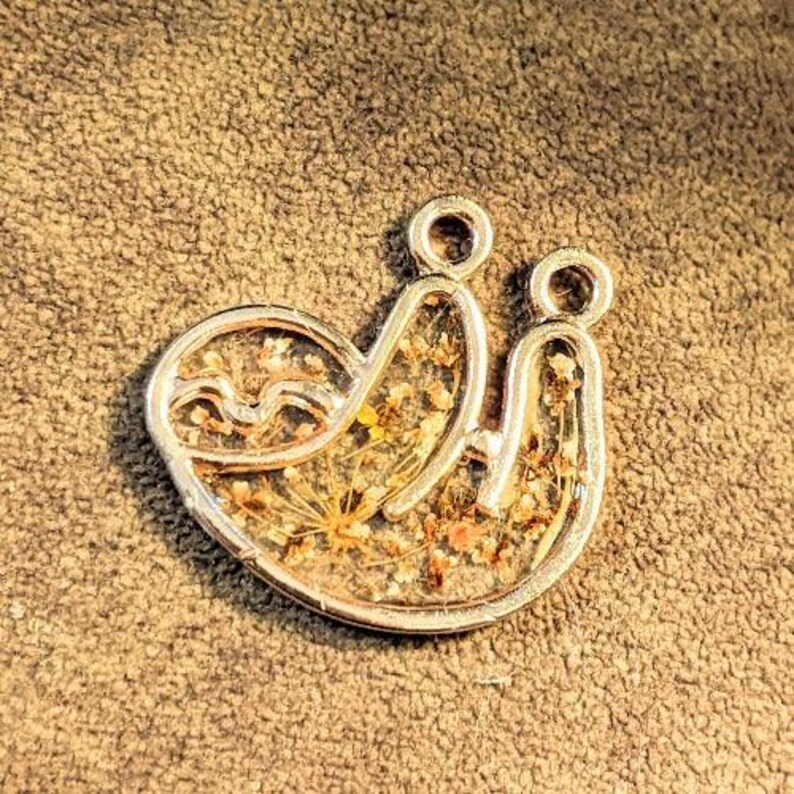 Adorable Dried Flower Tree Sloth - Yellow or Rose Gold - - LadybugfeetDesigns -