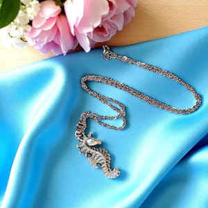 Seahorse Pendant necklace, Silver - 20 inch - - LadybugfeetDesigns -