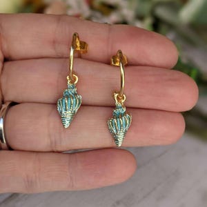 Sea Blue Conch Seashell gold hoop earrings, Hoop Drop, 16mm - - LadybugfeetDesigns -