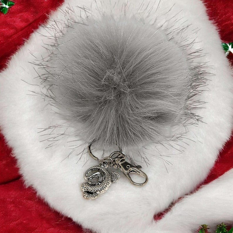 Lizard Keychain/Faux Fur Pom Pom Charm Key Chain-Purse Charm/Journal Charm - - LadybugfeetDesigns -