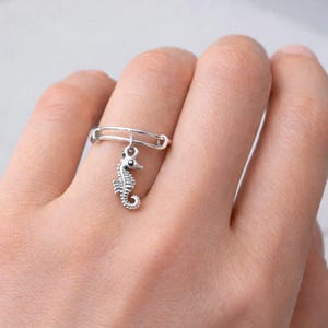 Seahorse Expandable Charm Ring - Silver - - LadybugfeetDesigns -