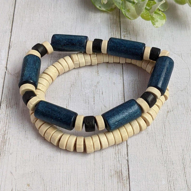 Ivory Heishi Wood Bead Stretch bracelet - Unisex - - LadybugfeetDesigns -