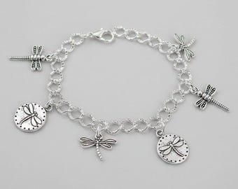 Pulsera de plata con dije de libélula