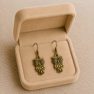 Owl hook earrings, Antique Bronze - - LadybugfeetDesigns -
