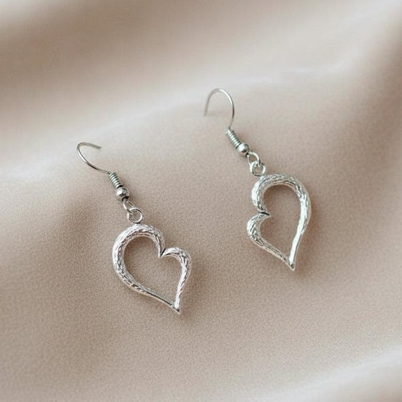 Silver Art Deco Heart dangle earrings