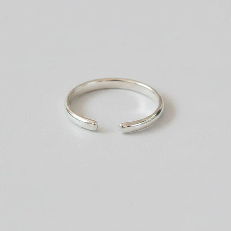 Sterling Silver Band Toe Ring - - LadybugfeetDesigns -
