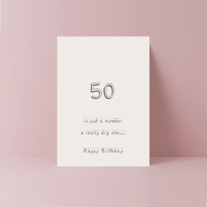 50 n'est qu'un chiffre, très gros. Joyeux cinquantième anniversaire carte de vœux | Humour | Carte d'anniversaire drôle | Jalon | Carte ami/collègue
