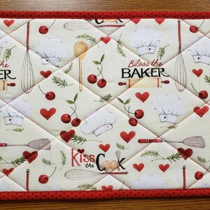 Kiss the Cook 10x13 Quilted Casserole Dish Hot Pad, Handmade Baking Dish Trivet, Kitchen Table Protector, Farmhouse Kitchen Decor