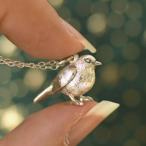 Handmade Silver/Gold/Solid 9ct Gold Robin Pendant and Chain