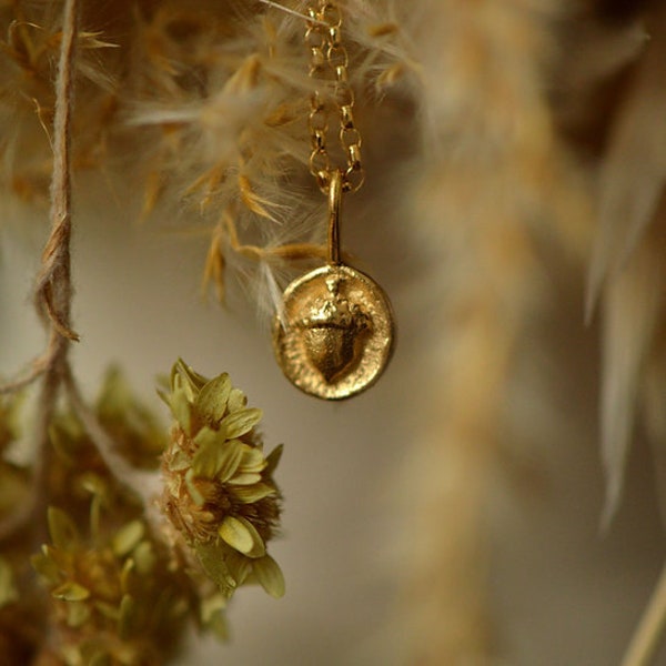 18ct Solid Gold Tiny Acorn Pendant