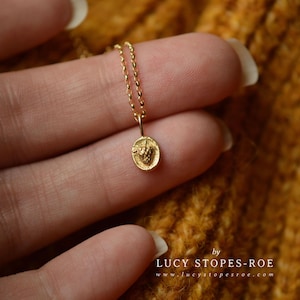 18ct Solid Gold Tiny Strawberry Pendant