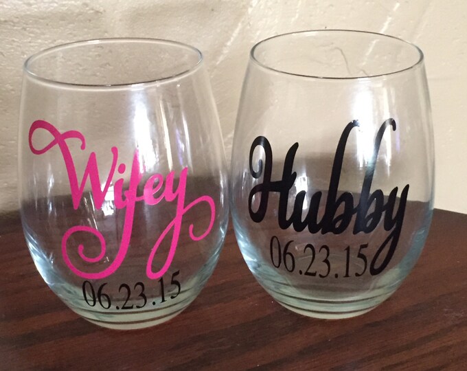 Hubby and Wifey Wine Glasses, Engagement Gift , for couple, His and Hers,Bride and Groom,Mr and Mrs. Wine Glass, Beer Mug, Pilsener Glass