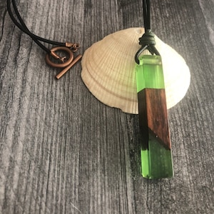 Wood Resin Necklace for Men, Bar Necklace Leather, Gift for Husband, Boyfriend, Anniversary Gift, Wood and Resin Pendant, Men Necklace Resin