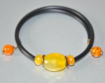 Pulsera de manguito amarillo, pulsera de piedras preciosas y pendientes, pulsera de alambre de memoria para mujeres, joyería contemporánea, conjunto de joyas