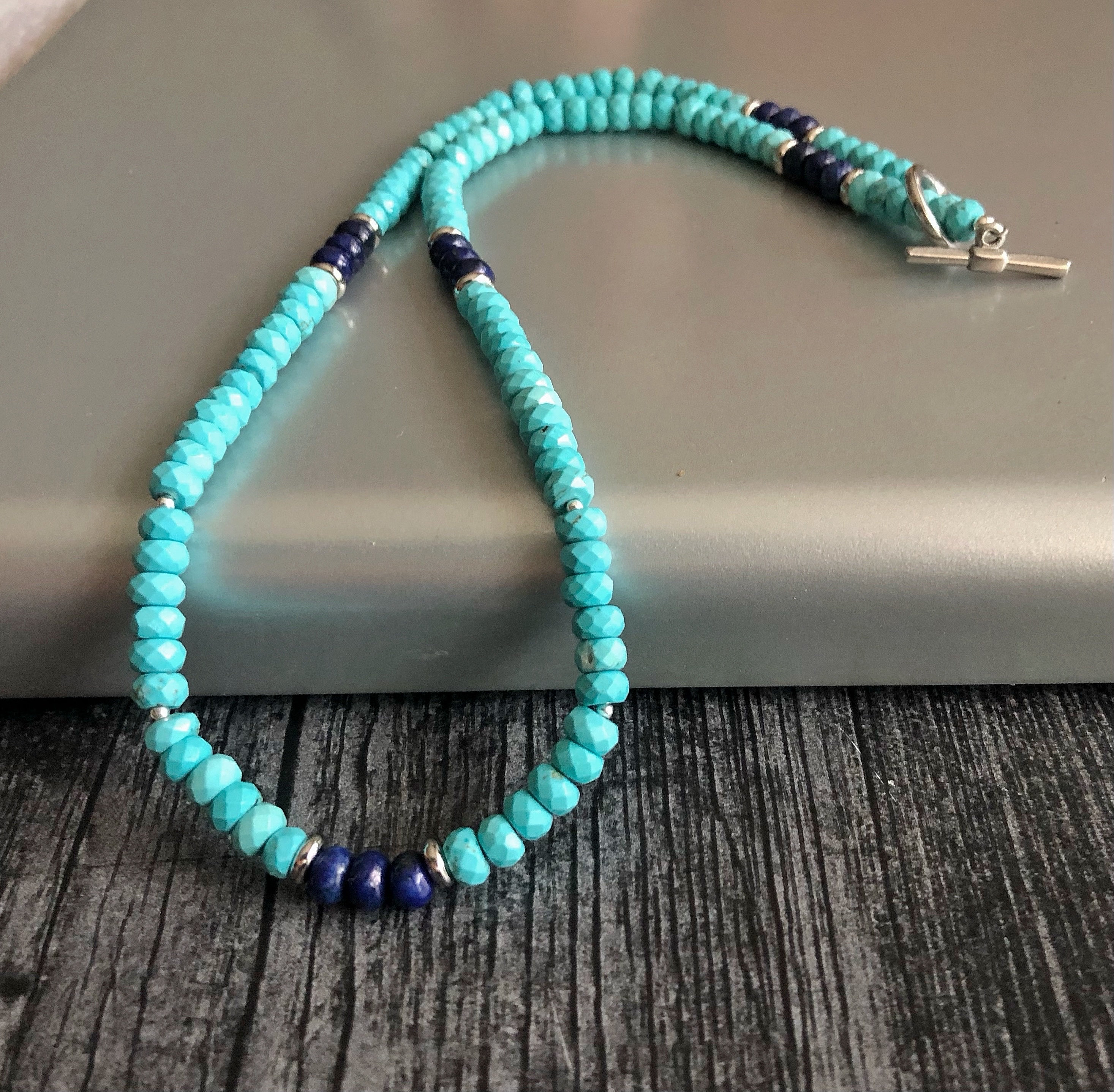 Collana In Pelle Con Ciondolo In Legno Turchese HANA LIMA - Unisex Regolabile