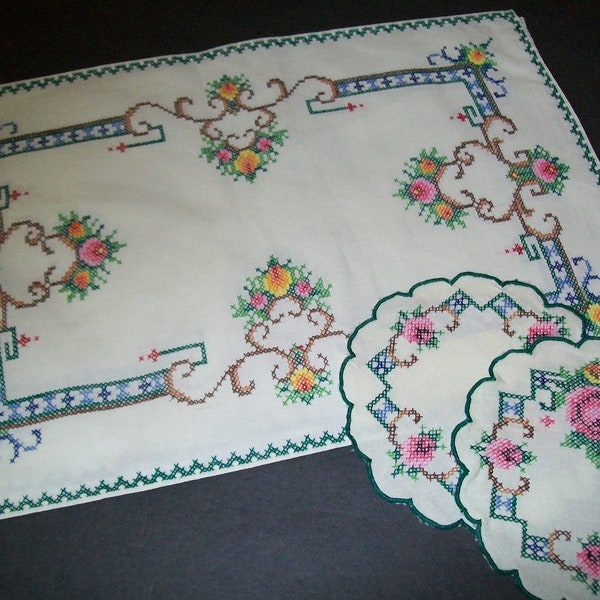 Vintage Embroidered Table Linens, Flower Design Placemats, Coasters, Rectangle, Vintage Kitchen Dining