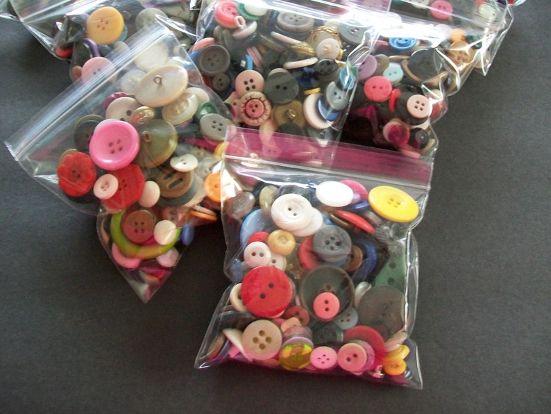 Bulk Button Assortment, Vintage Old and New Buttons, 4oz, Mixed Button Bag Lot, Plastic Buttons, Metal Buttons, for DIY Crafts, Sewing, Art image 3