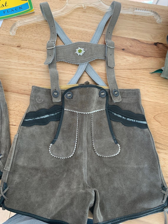 Lederhosen niñas cuero pantalones cortos de babero alemán con | Etsy México