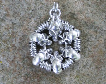 Chainmaille Skullburst Pendant
