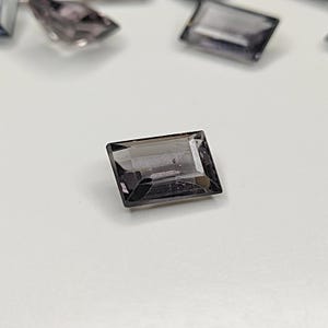 Natural Grey Spinel Rectangular Faceted Single Stone | 6.3x4.7mm (0.9 ct) – SPN0018