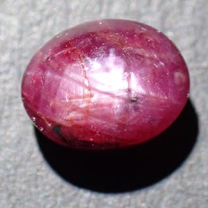 Star Ruby 6.9x5.3mm Oval Cabochon Ref: SRU0019