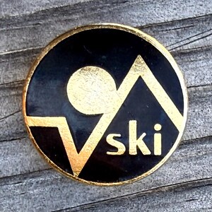 1980's VAIL "Mountain Sun" Vintage Ski Pin, COLORADO Beaver Creek, Eagle Avon, Travel Badge
