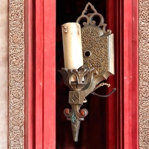 Antique Singular Wall Sconce Light Fixture Virden 1930
