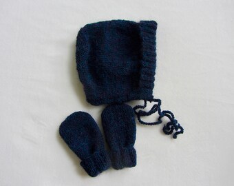 Navy alpaca hat & mittens. Size 0-3 months.