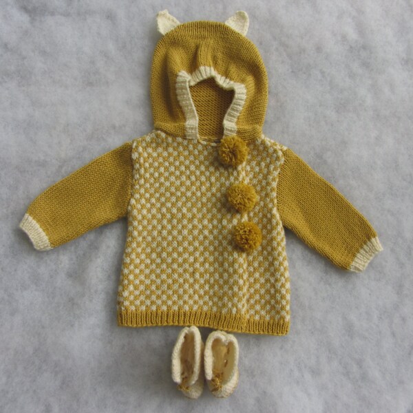 All natural merino/cotton 'bear' baby coat with matching booties. Size 2-4 months.
