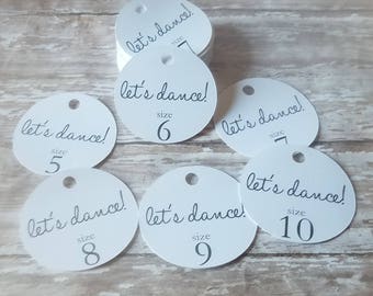 Etiquetas para chanclas de 2", ¡A bailar!, Etiquetas de tallas de zapatos, Un pequeño capricho para tus pies bailarines, Etiquetas pequeñas para chanclas, Recuerdos de boda, Etiqueta de boda (F007)