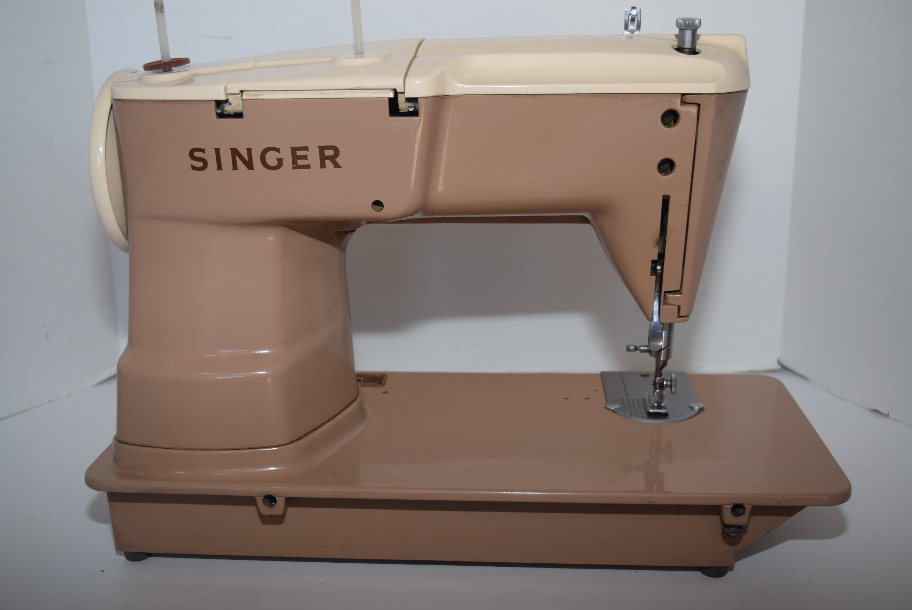 FREE SHIPPING. Vintage Singer slant buttonholer from the 1950s