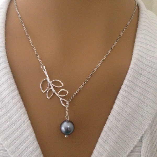 Light Gray Pearl and Leaf Lariat Necklace