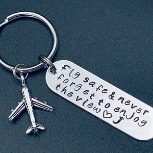 Hand gestempelt Fliegen sicher immer nach Hause Schlüsselanhänger / Geschenk für ihn-Geschenk für sie / personalisierte Geschenk / Valentinstag Geschenk / Weihnachtsgeschenk