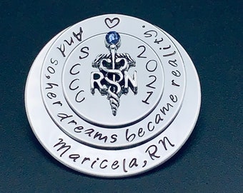 Personalisierte Pin für RN LPN oder Caduceus /bsn /Nurses / Krankenschwester Student / Pflege Pinning Zeremonie / RN Pin / Lpn Pin / Pflege Absolvent #1e