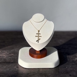 Heated Rivalry Inspired Ilya Rozanov Hockey Romance Cross Necklace – Gold Statement Gift Necklace Present