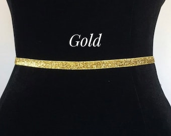 Vintage gold with crystals belt scales in elastic band Vintage 70s 80s Gold Tone Metallic Scales Rhinestone Buckle  main image 3