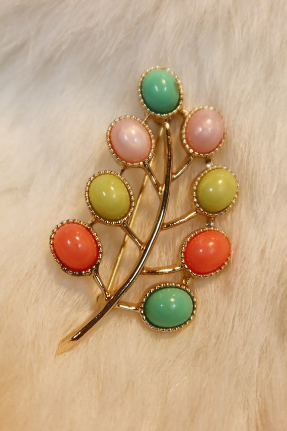 Vintage Sarah Coventry Jelly Bean Cabochon Tree F… - image 1