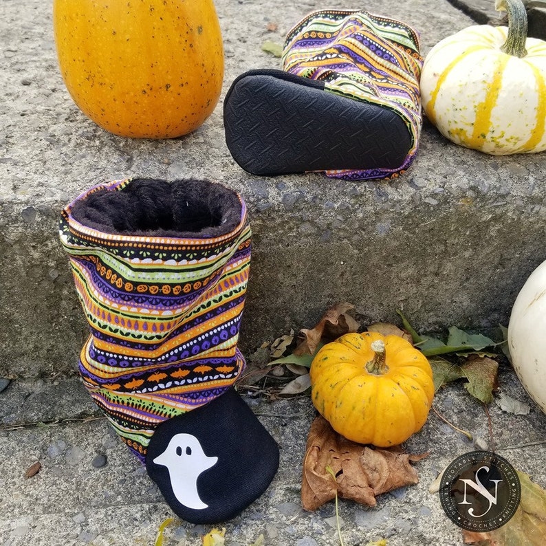 Baby and toddler overall outdoor booties PDF sewing pattern and tutorial ebook DIY mocs shoes slippers