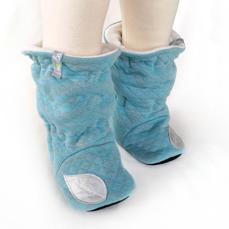 Baby and toddler overall outdoor booties PDF sewing pattern and tutorial ebook DIY mocs shoes slippers