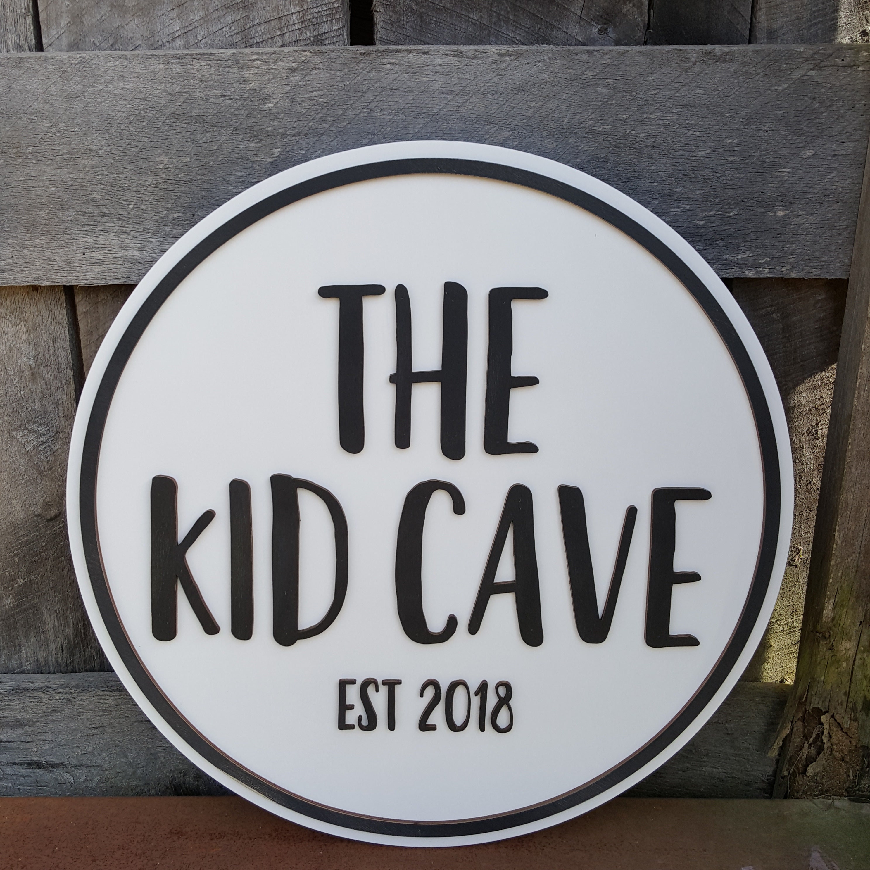 The Kid Cave Wall Hanging - Playroom Decor - Wooden Name Round - Pers…