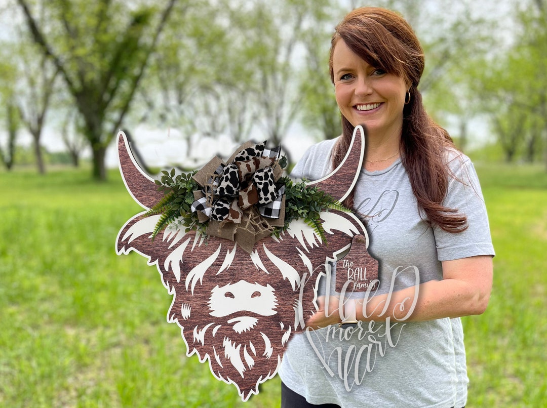 Highland Cow Door Hanger - Cow Print Wreath - Cow Tag Door Hanger - Personalized Cow Sign - Farm Door Hanger - Front Door Sign - Yes Bow/Greenery