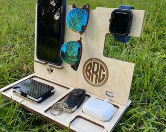 Father's Day Gift - Wooden Charging Station - Personalized Gift for Guys