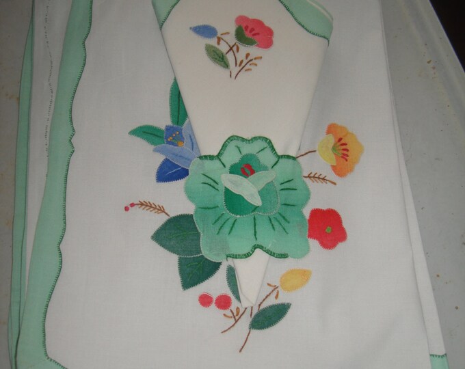 Vintage Placemats Matching Napkins Floral Applique Placemats Set of 4
